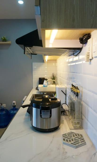 The Fika Room Near Mnl Airport - Scandi Studio Unit With Fast Wi-Fi & Netflix - Read Full Property Desc Before Booking Manila Exterior foto