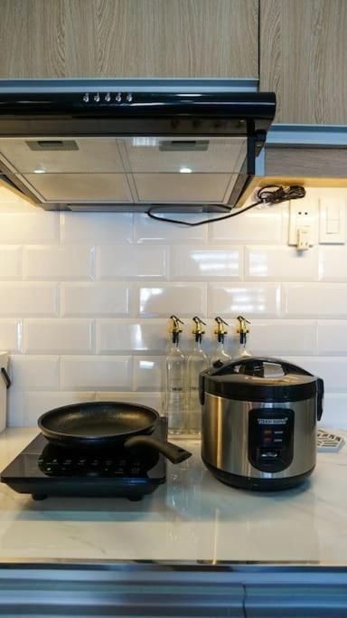 The Fika Room Near Mnl Airport - Scandi Studio Unit With Fast Wi-Fi & Netflix - Read Full Property Desc Before Booking Manila Exterior foto